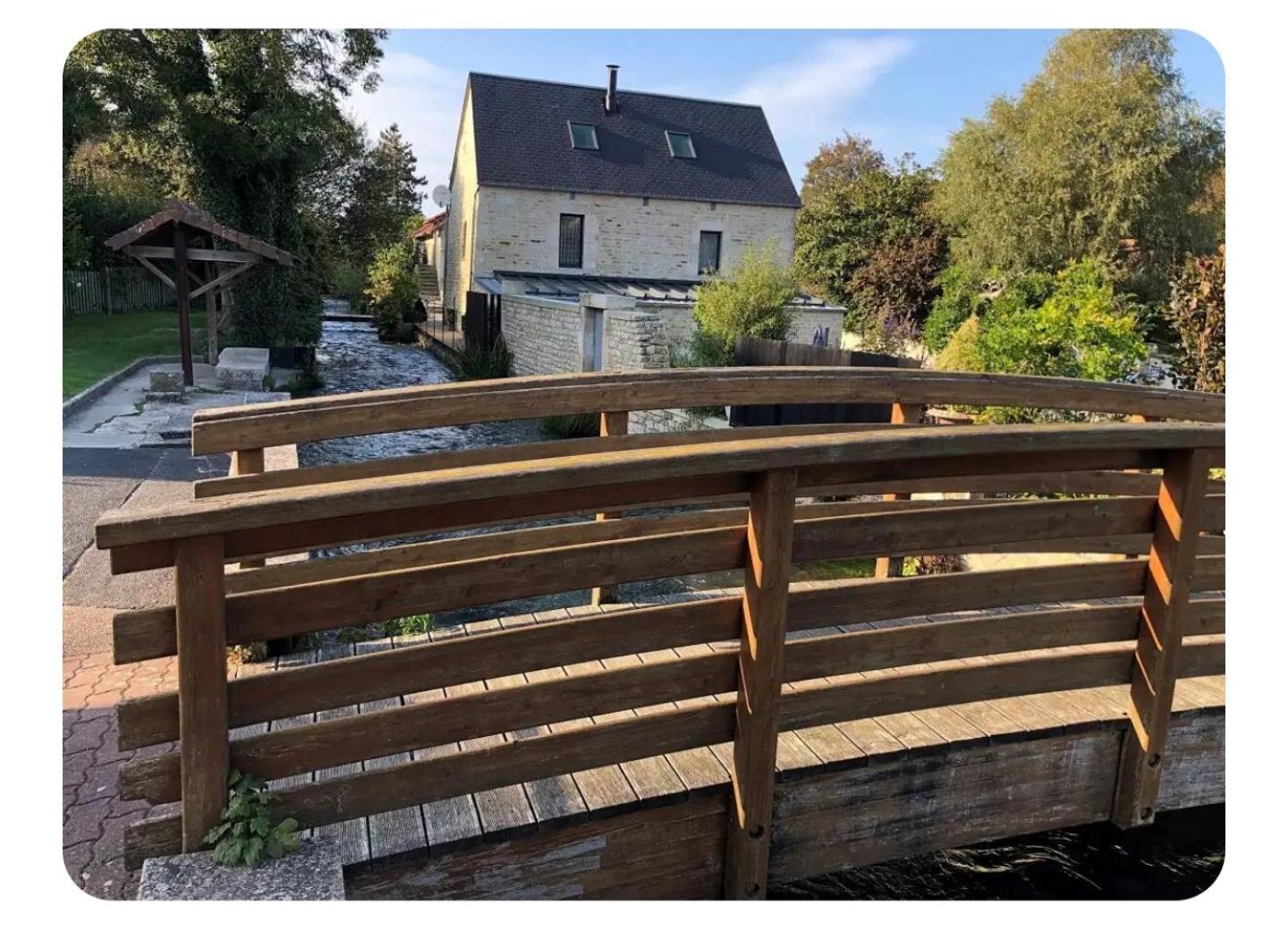 Logement Cosy Parking Prive Situe Au Coeur Du Village Reviers Buitenkant foto
